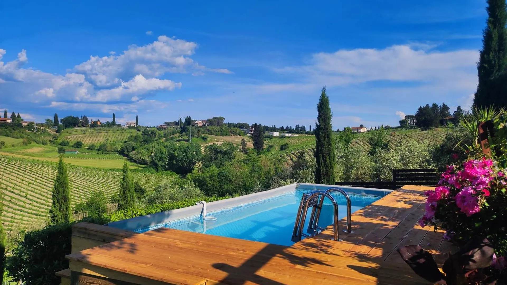 Tuscany Hills La Veduta Certaldo 0*,  Italia